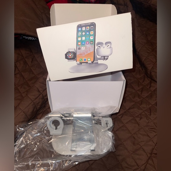 *BRAND NEW* 3 in 1 Aluminum Charging Station - Picture 6 of 12